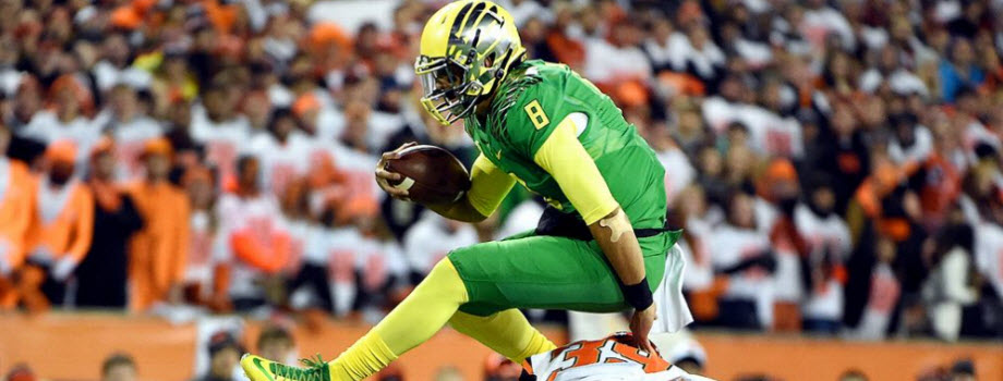 Marcus Mariota does the Heisman Leap at 2014 OSU game